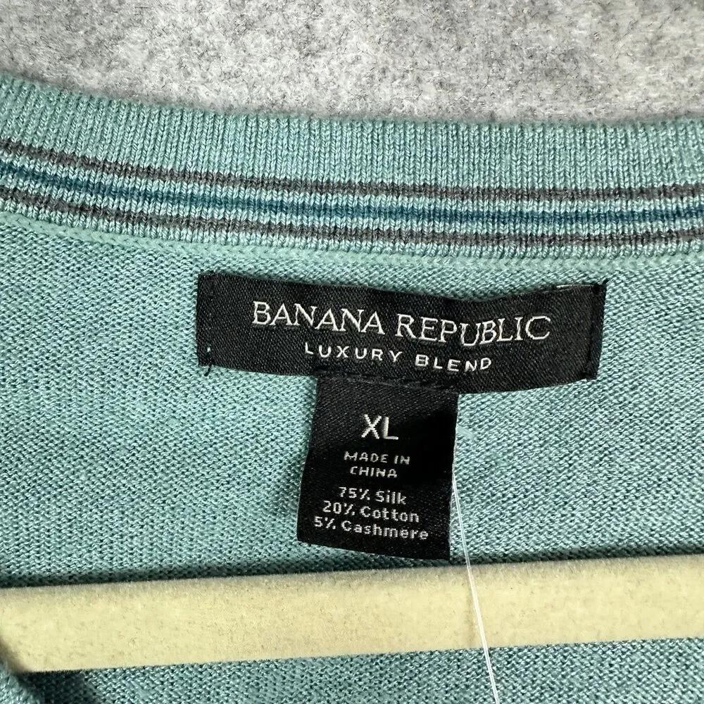Banana Republic Luxury Blend Sweater Mens XL V Neck Silk Cotton Cashmere NEW